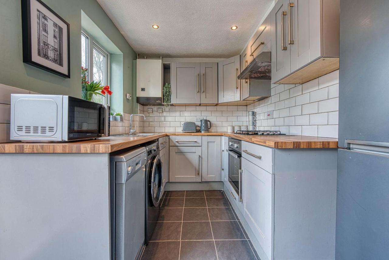 Capri 13 Sa - Contemporary 2 Bedroom House In Loughborough With Free Parking, Close To Loughborough University & M1 Motorway Kültér fotó