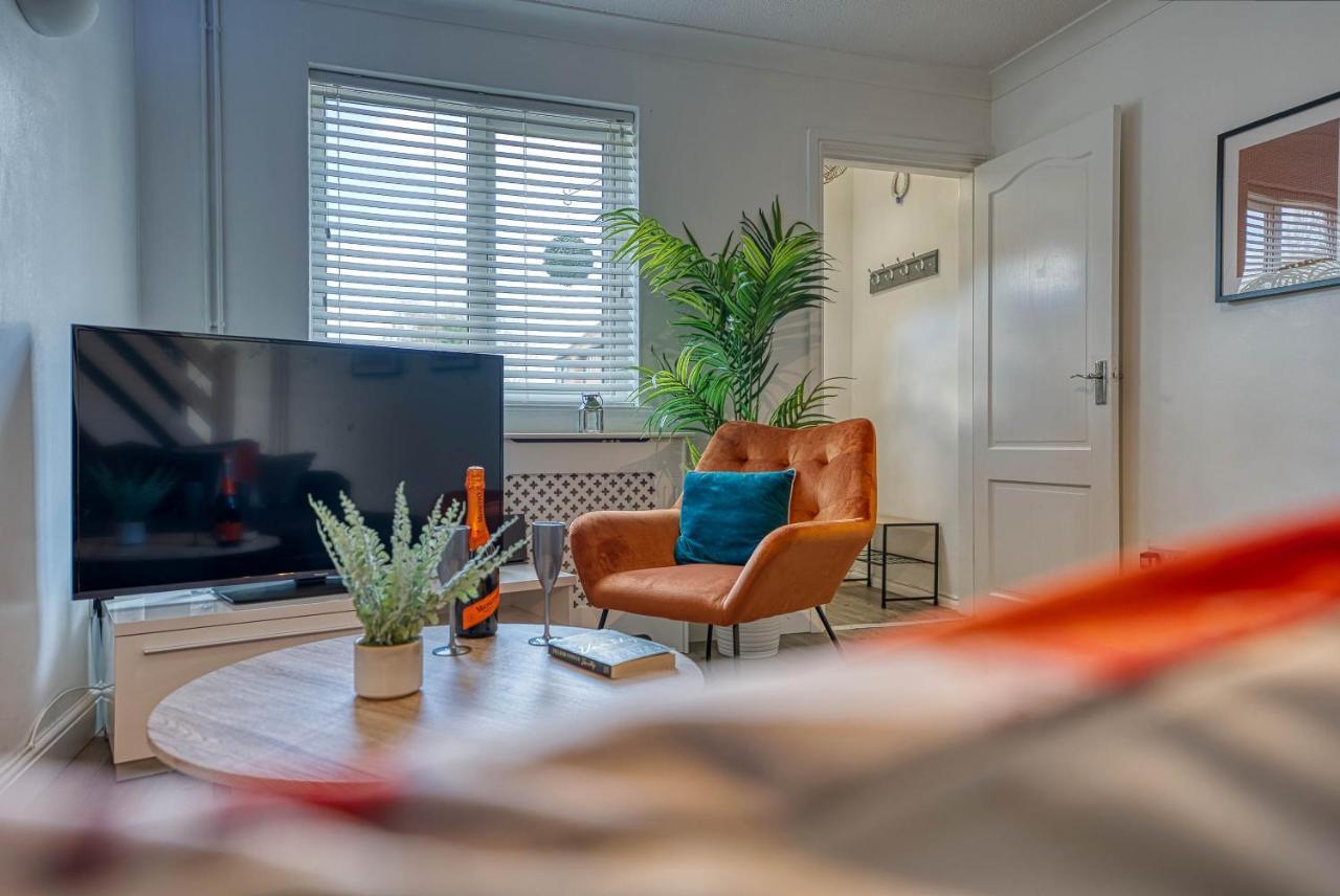 Capri 13 Sa - Contemporary 2 Bedroom House In Loughborough With Free Parking, Close To Loughborough University & M1 Motorway Kültér fotó