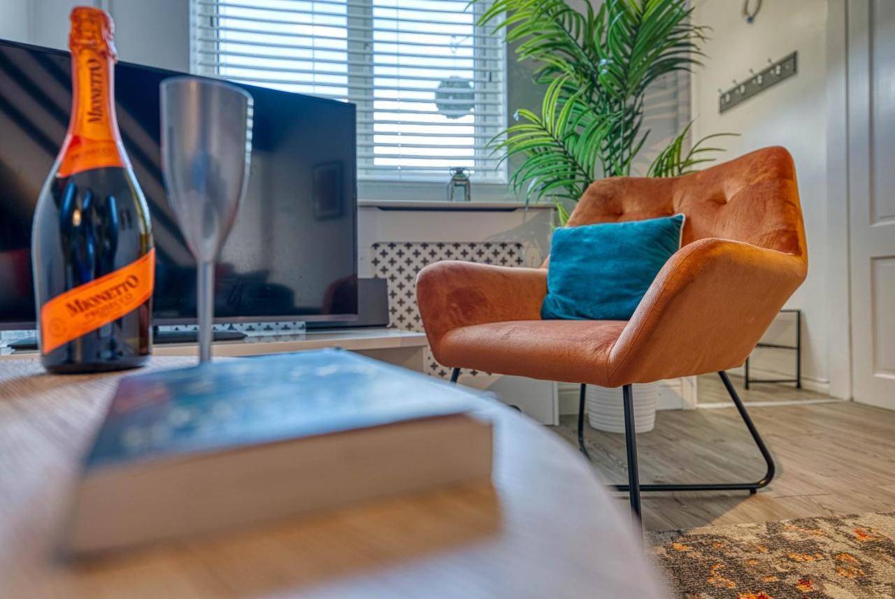 Capri 13 Sa - Contemporary 2 Bedroom House In Loughborough With Free Parking, Close To Loughborough University & M1 Motorway Kültér fotó