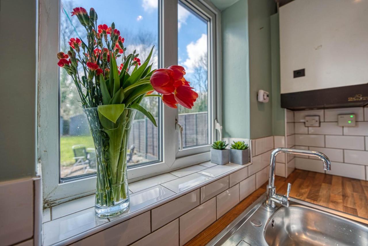 Capri 13 Sa - Contemporary 2 Bedroom House In Loughborough With Free Parking, Close To Loughborough University & M1 Motorway Kültér fotó